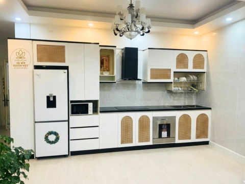 Tủ bếp nhựa cốt than tre cho chung cư
